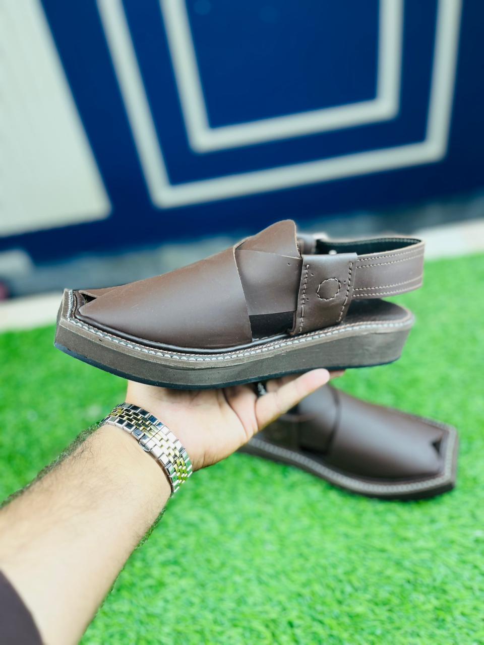 Signature Brown Folded Leather Kaptan Chappal – Modern Fusion - Image 3