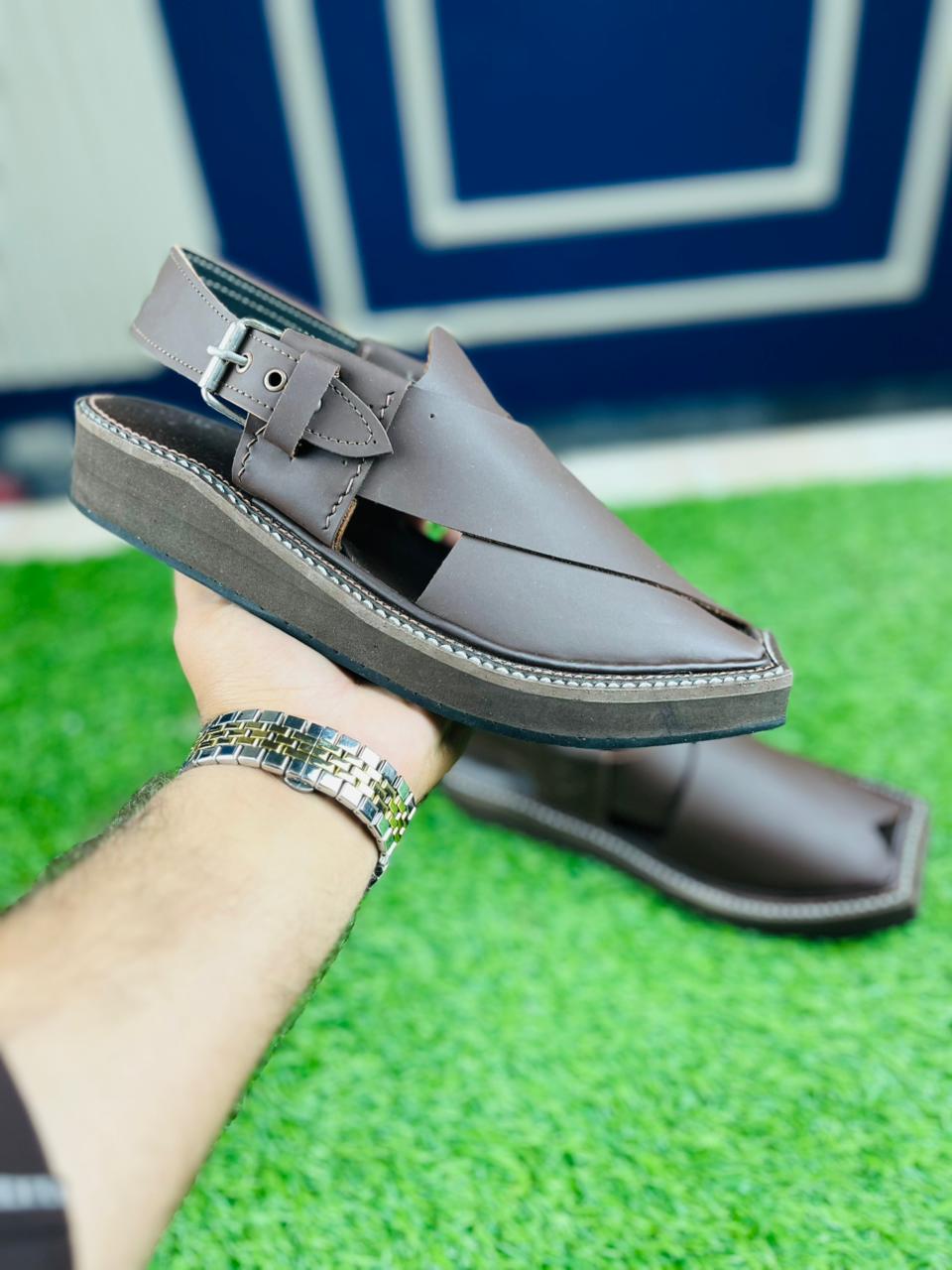 Signature Brown Folded Leather Kaptan Chappal – Modern Fusion