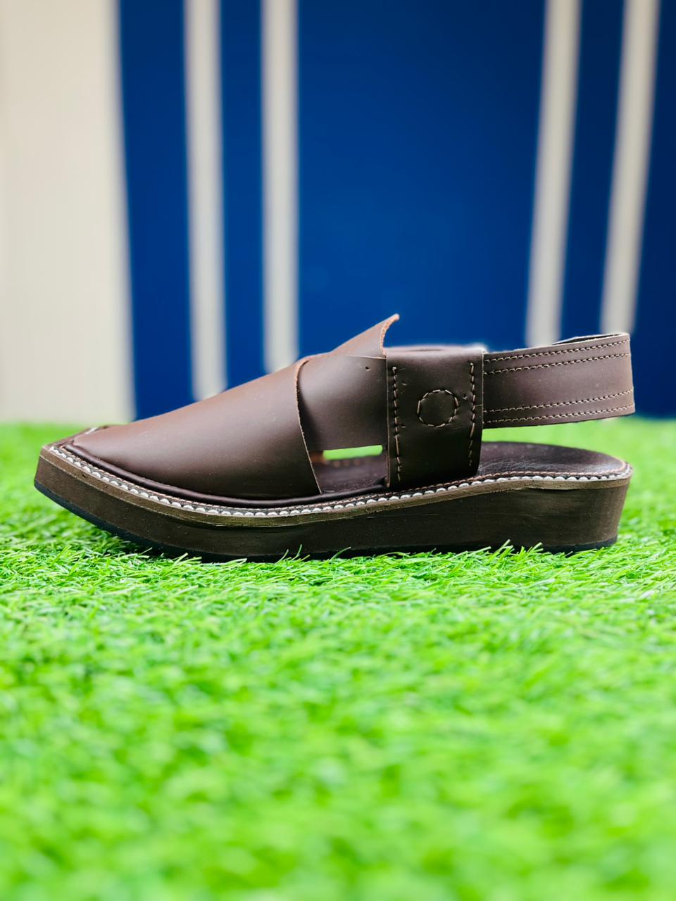 Signature Brown Folded Leather Kaptan Chappal – Modern Fusion - Image 4