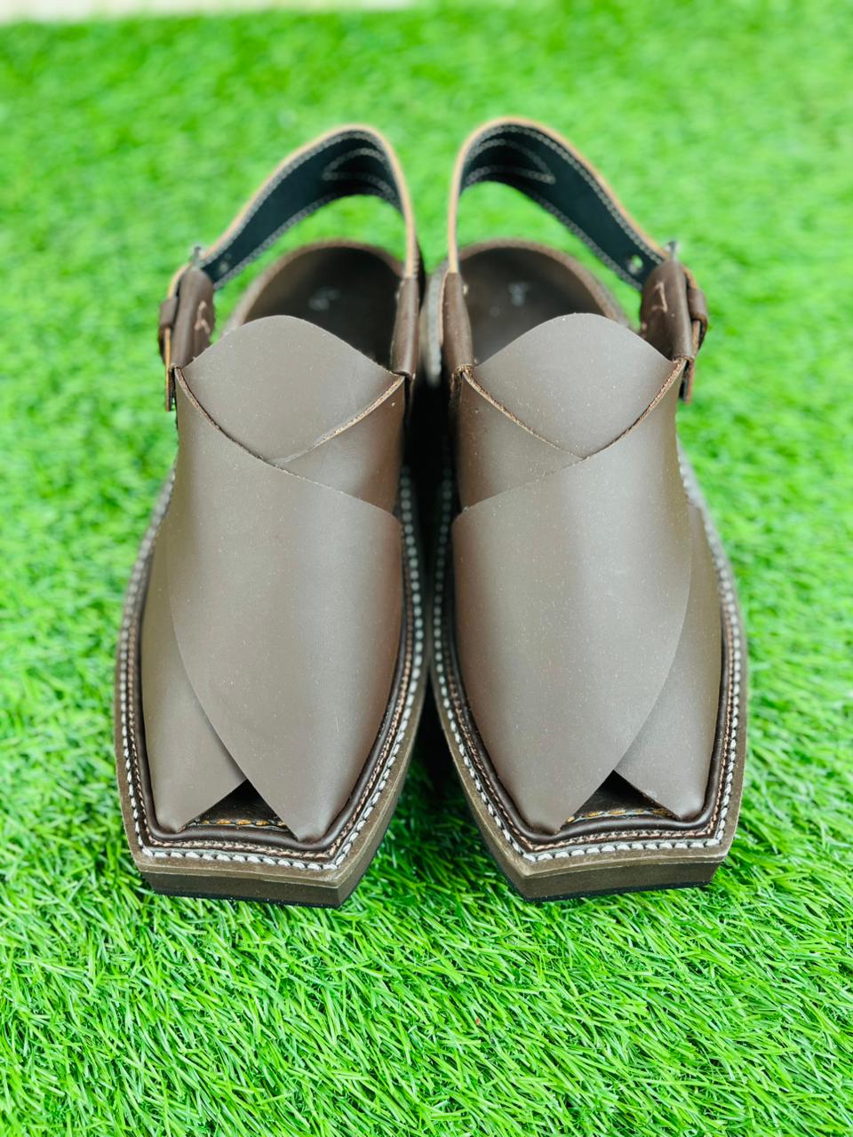 Signature Brown Folded Leather Kaptan Chappal – Modern Fusion - Image 7